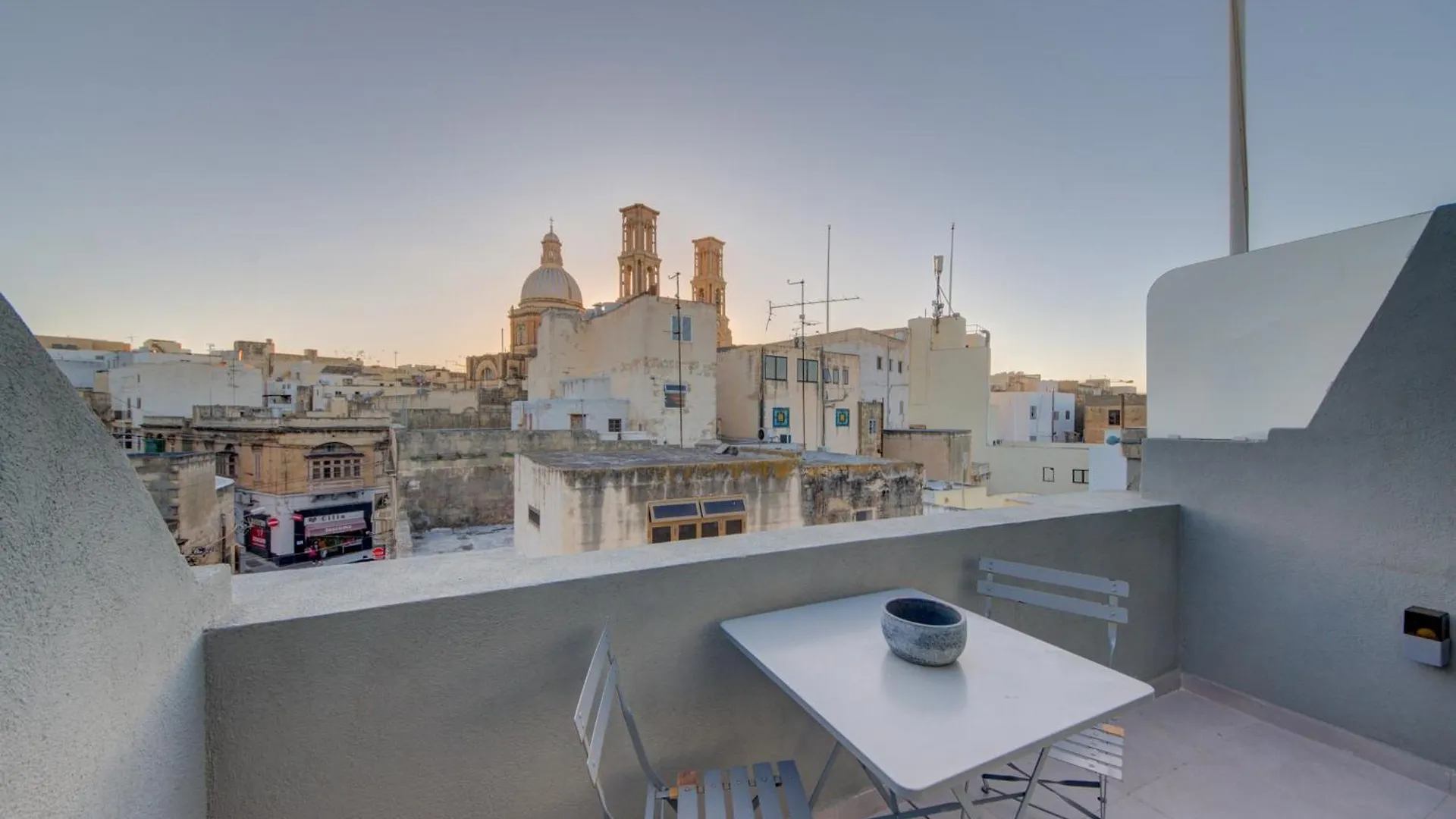 Cosy Penthouse In Hamrun - Walking Distance To Valletta 0*,  Malta