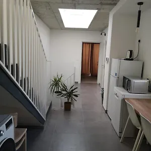  Habitación en casa particular Minimal & Arty Townhouse